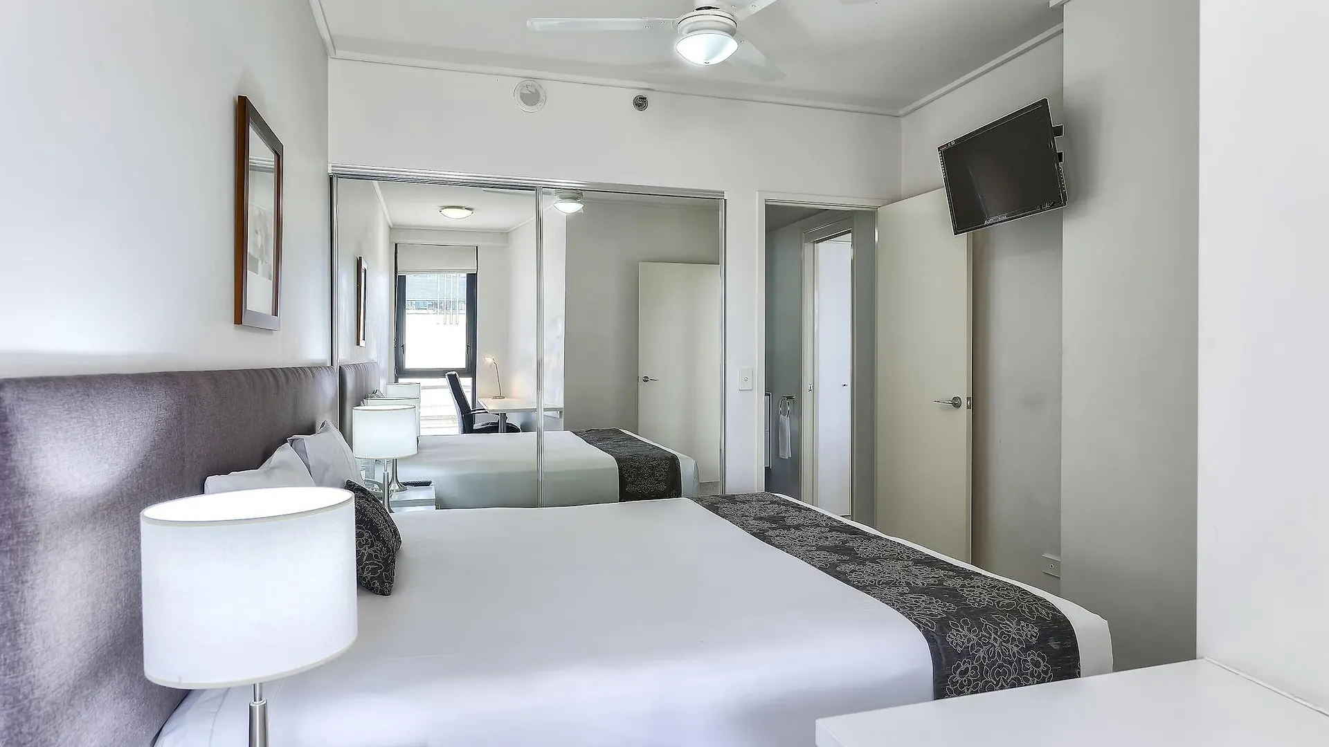 **** Aparthotel Skd Suites Brisbane Austrálie